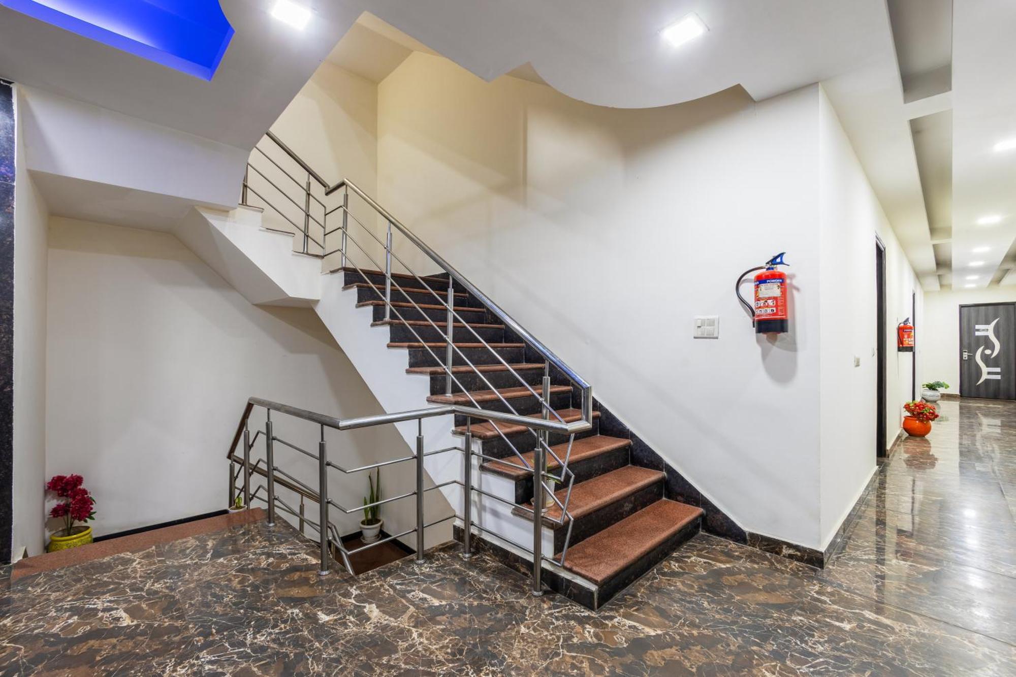 Kabul Hotel By Nexhub Palace - Medanta Gurgáon Kültér fotó