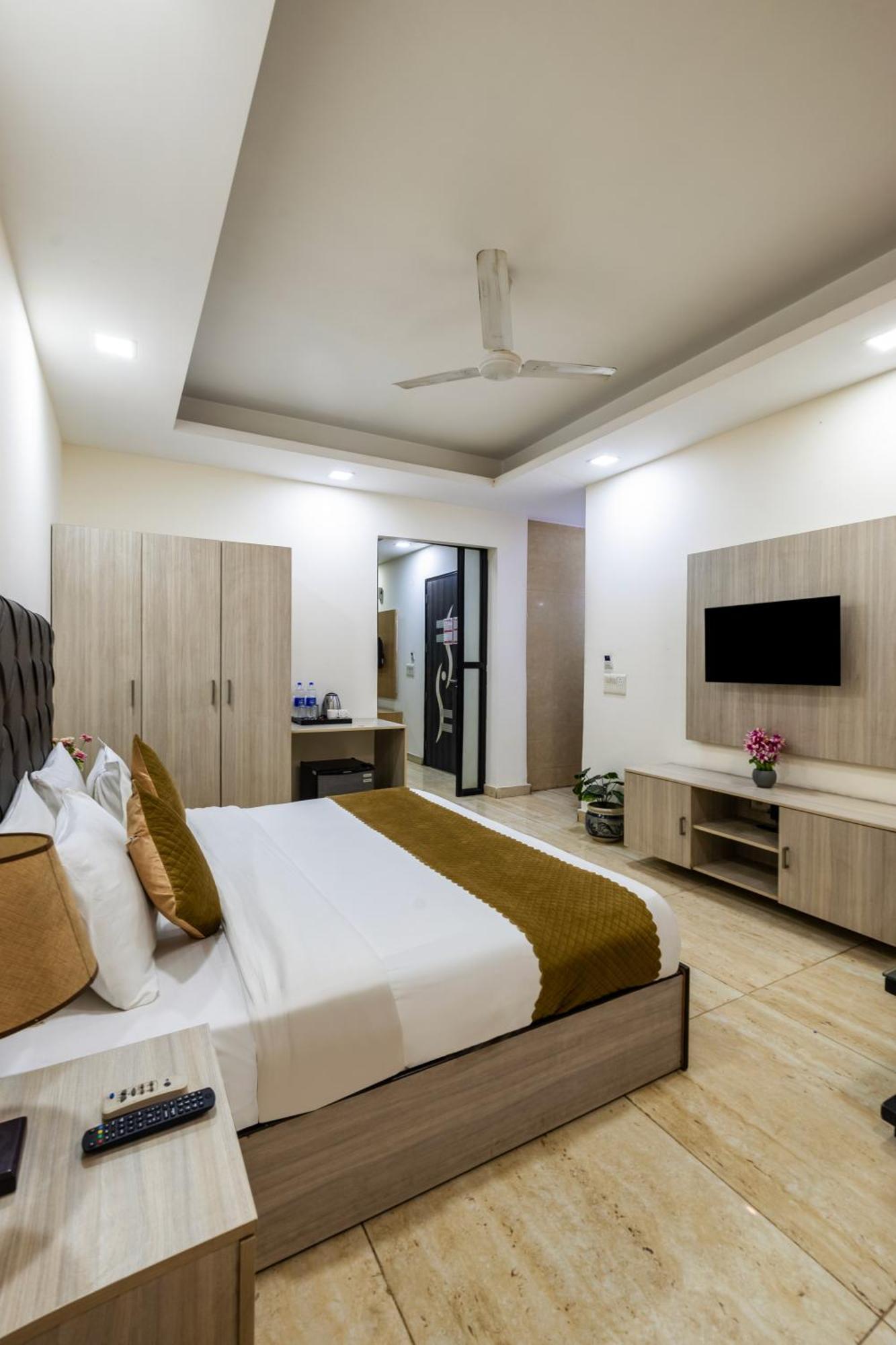 Kabul Hotel By Nexhub Palace - Medanta Gurgáon Kültér fotó